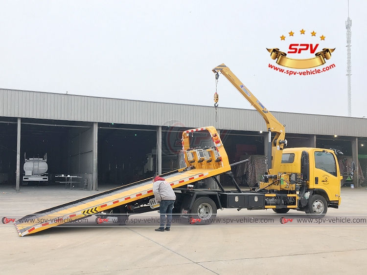 Road Wrecker Truck with Crane ISUZU - Sliding Bed